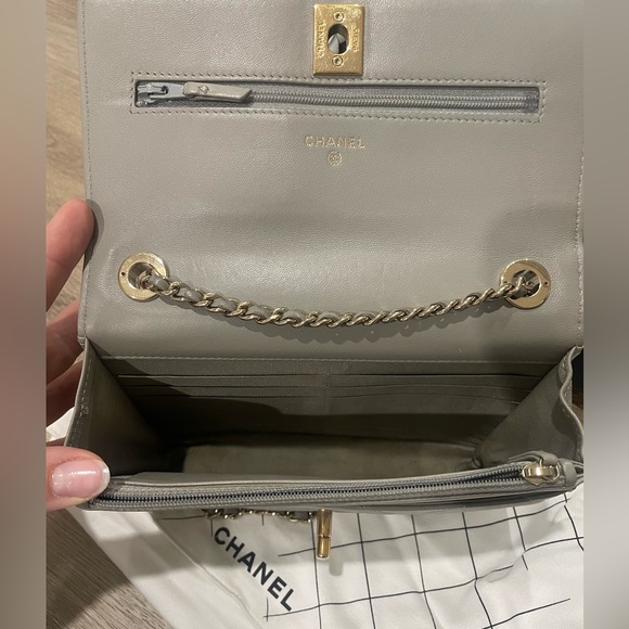 Chanel Grey/Gray Lambskin Quilted CC Wallet On Chain w/ Champagne Gold Hardware - Picture 4 of 8